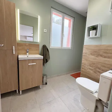 Climatisée Et Salle De Bain Privatives, Parking Maison d'hôtes 3*