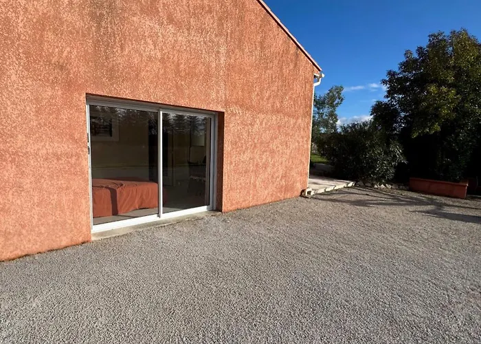 Pensión Climatisée Et Salle De Bain Privatives, Parking 3*