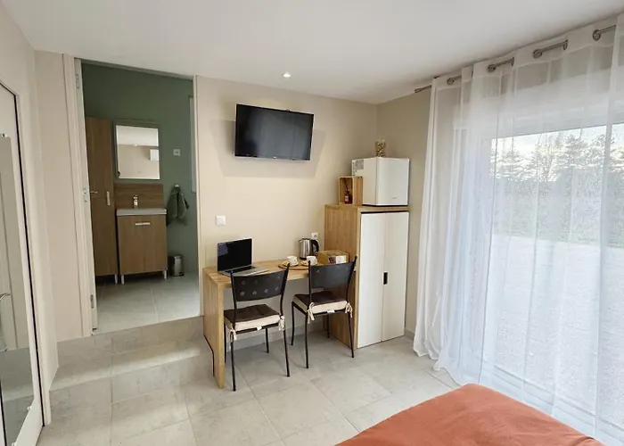 Pensión Climatisée Et Salle De Bain Privatives, Parking Lisle-sur-Tarn